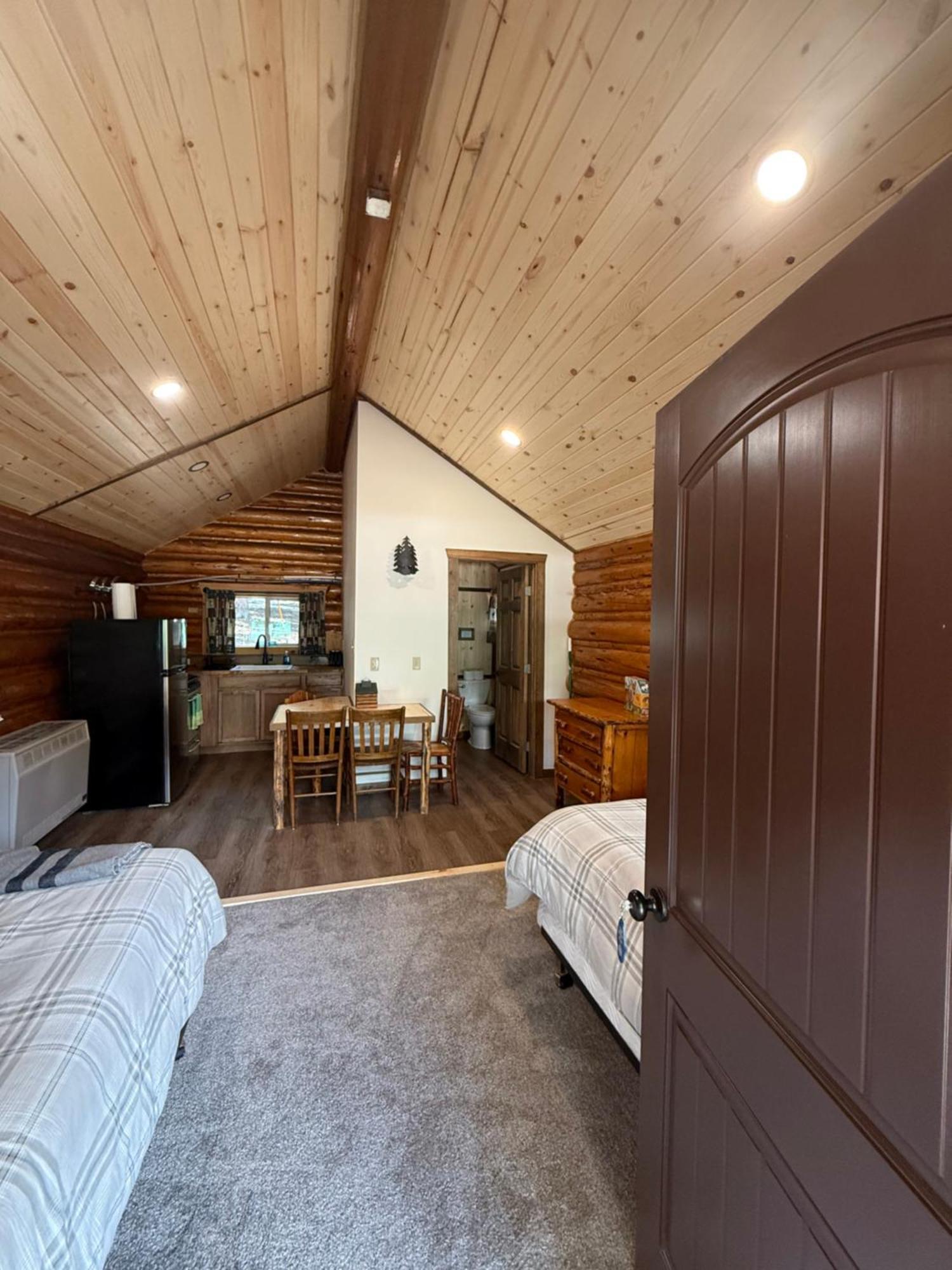 Silver Gate Lodging Cooke City Exteriör bild