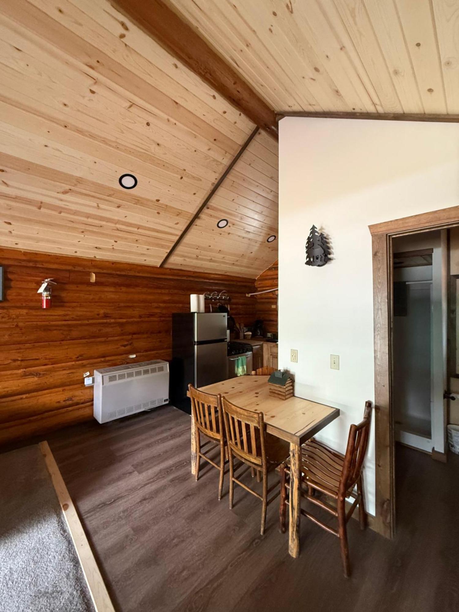 Silver Gate Lodging Cooke City Exteriör bild