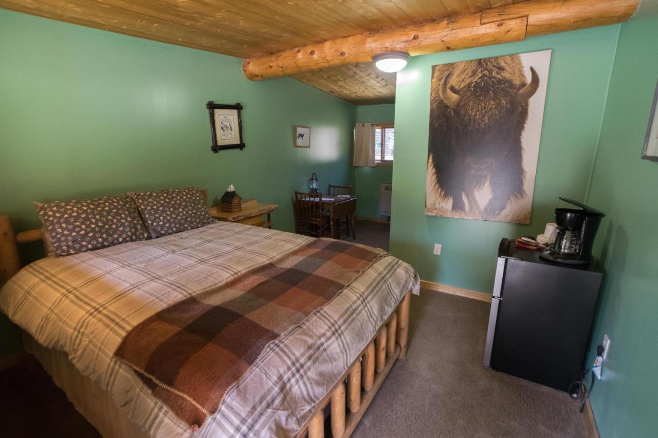Silver Gate Lodging Cooke City Exteriör bild