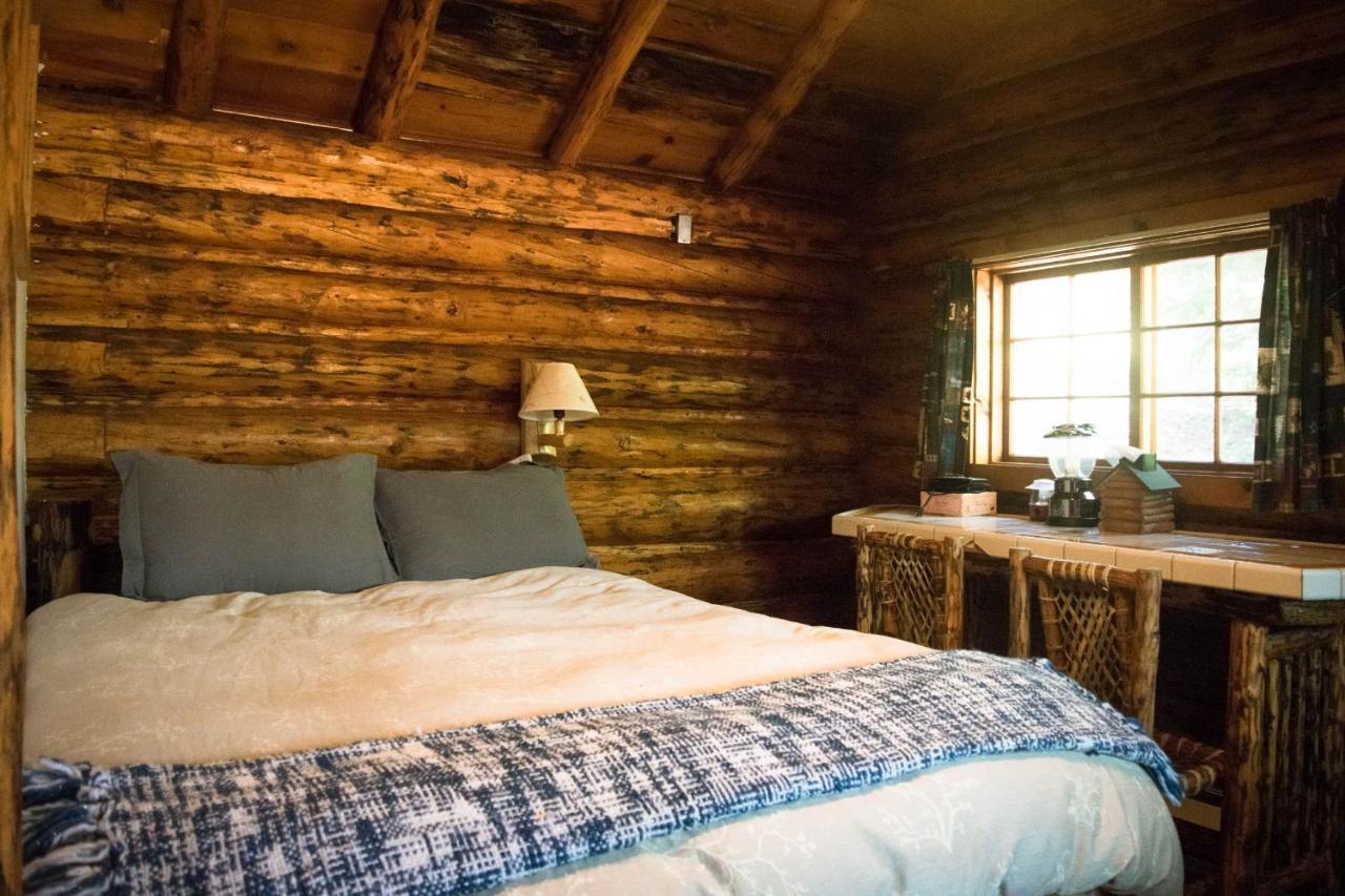 Silver Gate Lodging Cooke City Exteriör bild