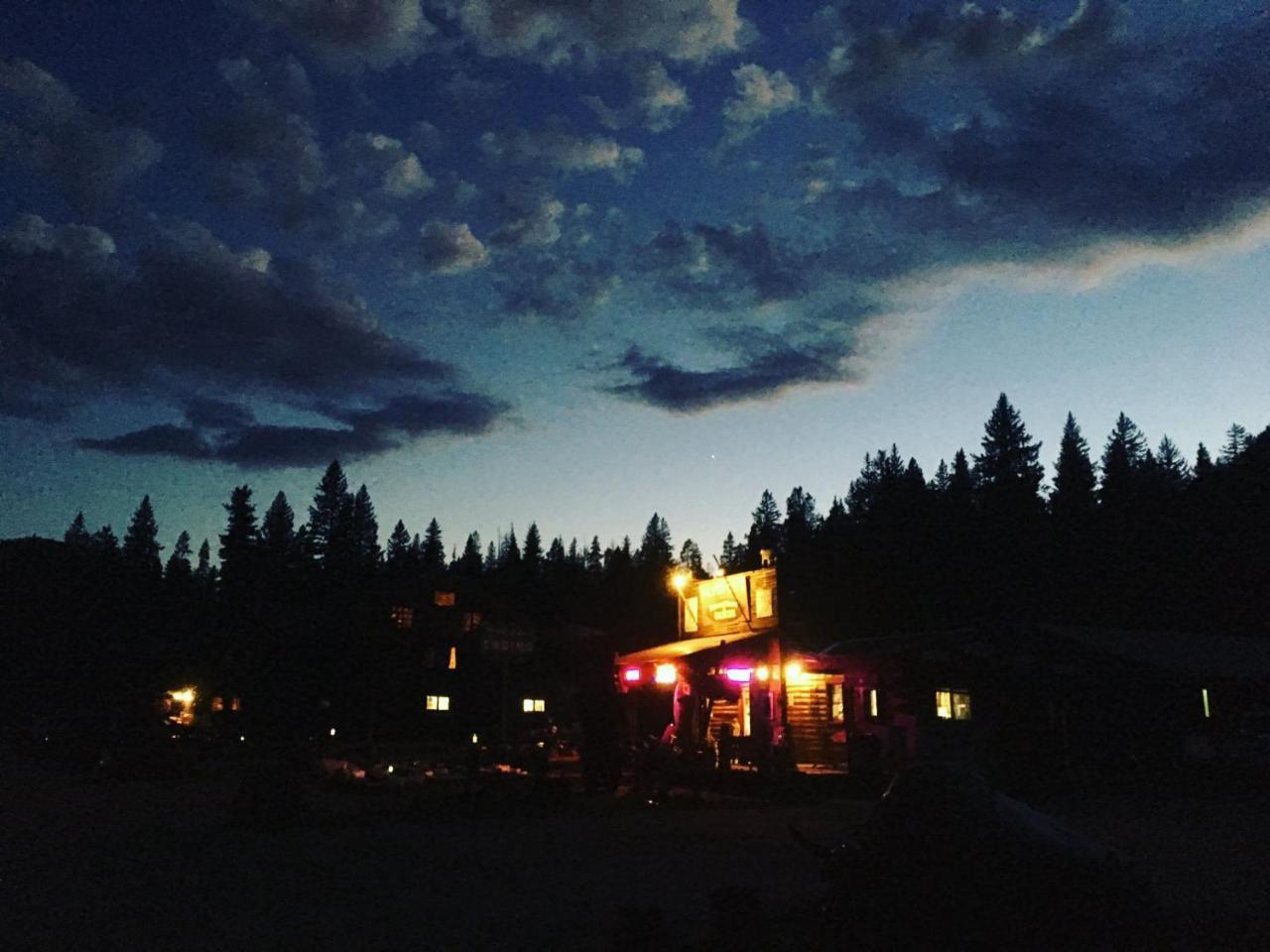Silver Gate Lodging Cooke City Exteriör bild