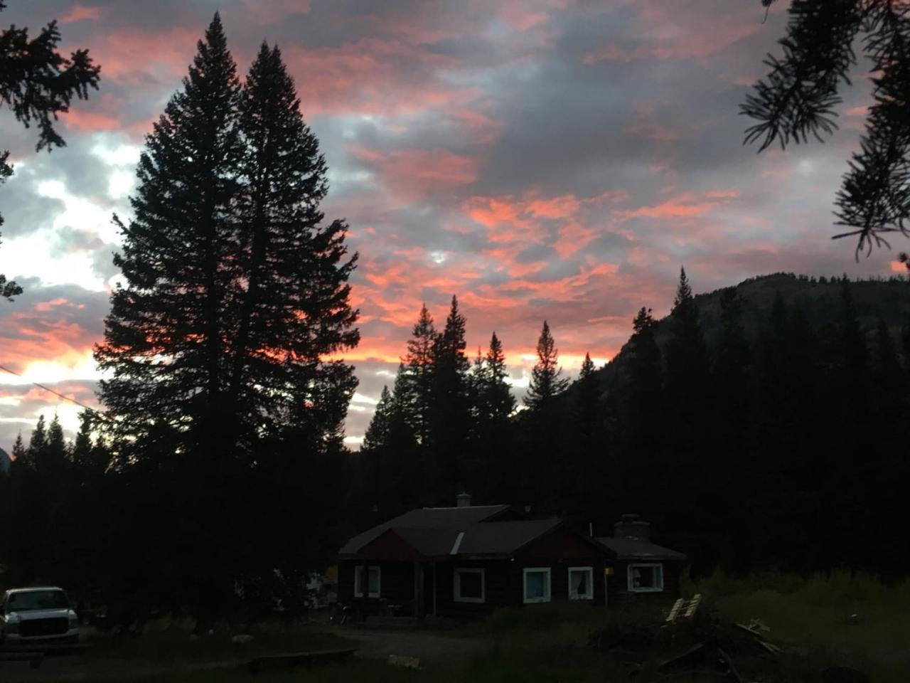 Silver Gate Lodging Cooke City Exteriör bild