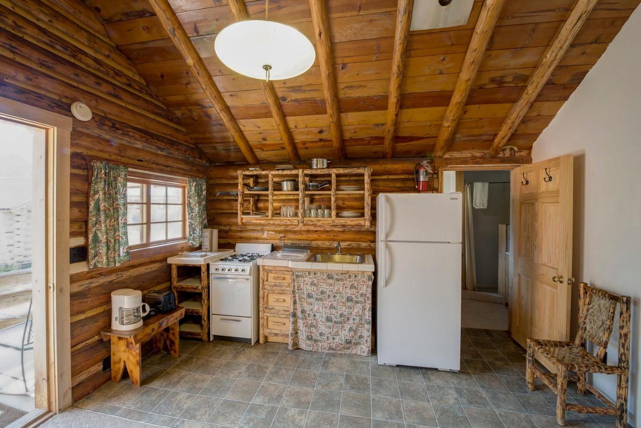 Silver Gate Lodging Cooke City Exteriör bild