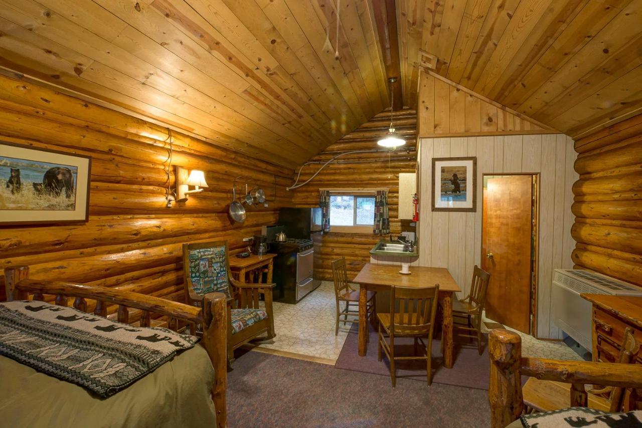 Silver Gate Lodging Cooke City Exteriör bild