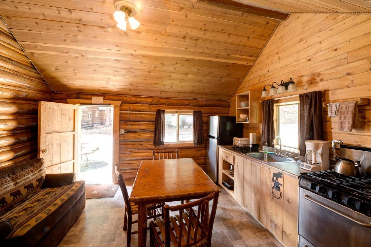 Silver Gate Lodging Cooke City Exteriör bild