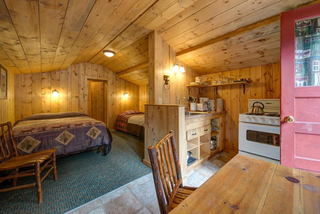 Silver Gate Lodging Cooke City Exteriör bild